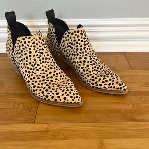 Dolce Vita Leather booties in size 7